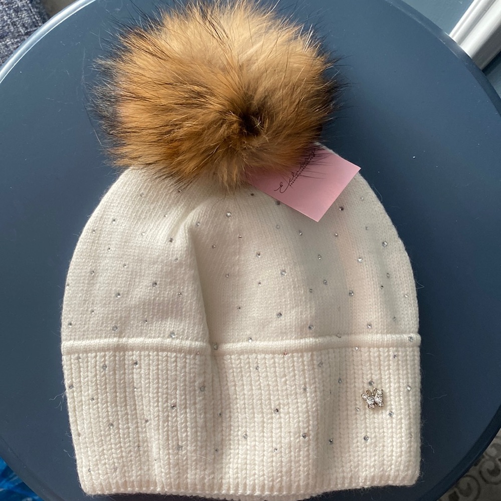 NWT Women’s Real Fur Pom Pom Hat with Sparkles.